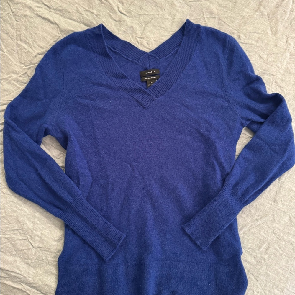Halogen Blue V-Neck Sweater with Long Sleeves